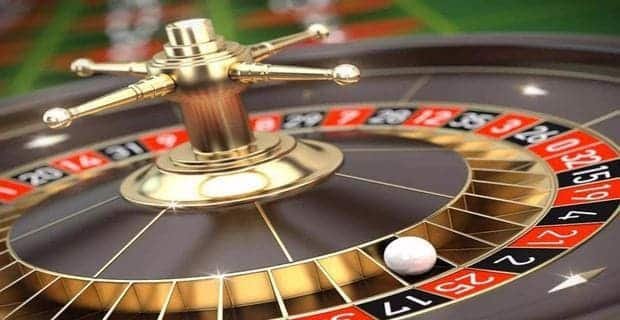 Kantor pusat empiretoto dengan tim yang bekerja di lingkungan yang modern dan aman